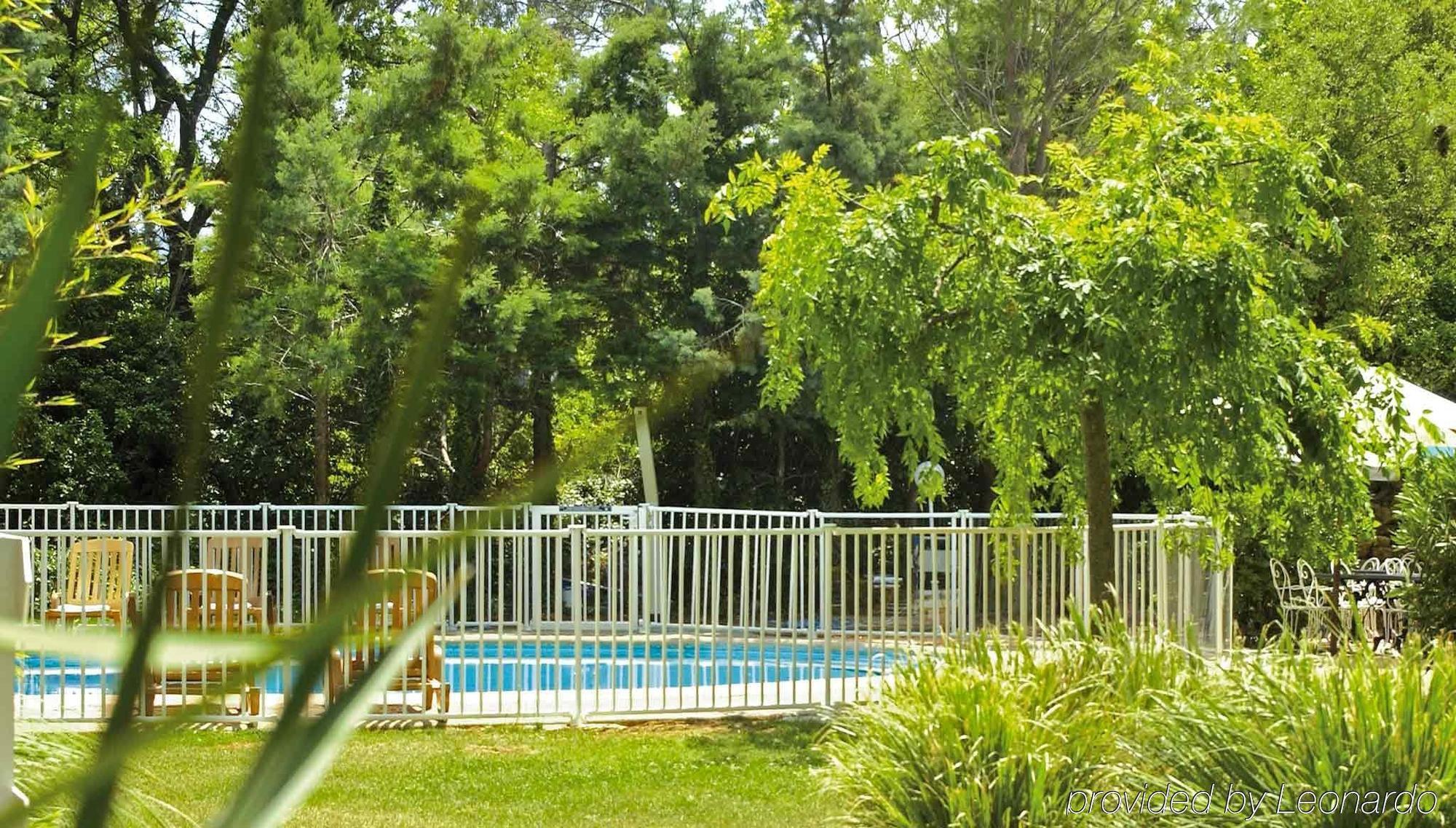 Ibis Budget Brignoles Provence Esterno foto